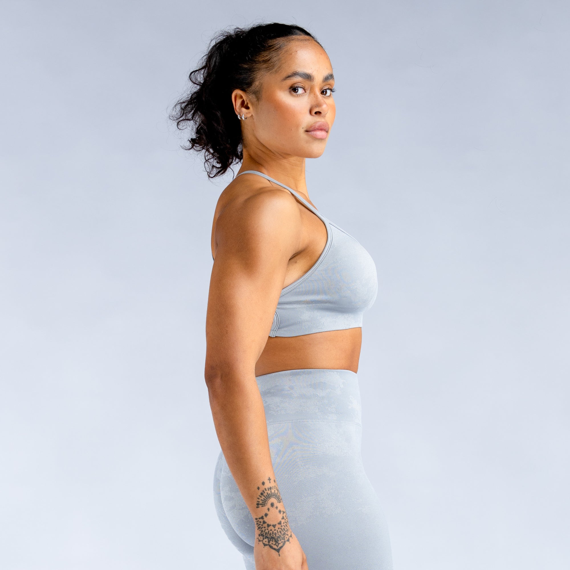 DFYNE Dynamic Mist Backless Spor Sütyeni Kadın Açık Gri Beyaz | OYHRIS379