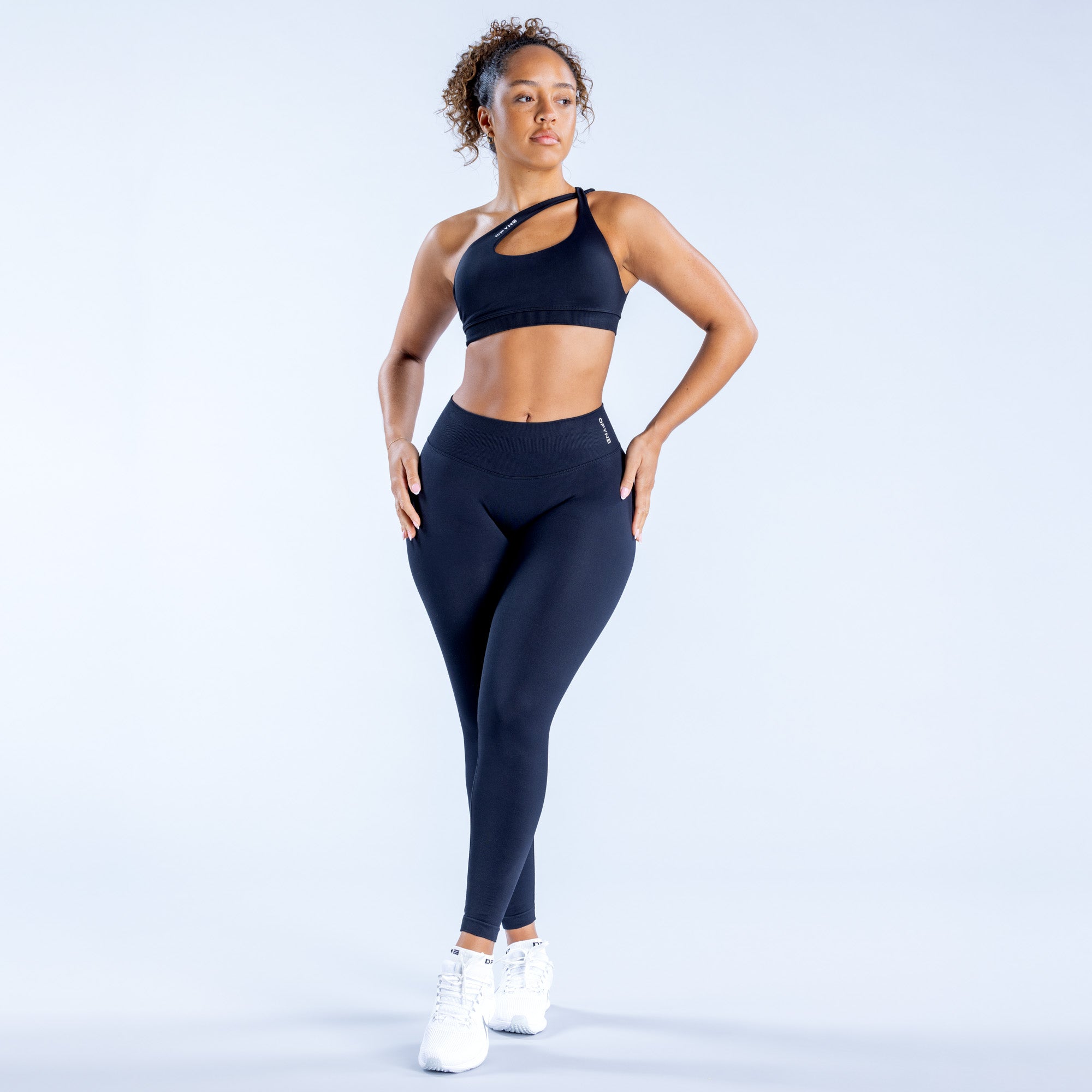 DFYNE Impact Asymmetric Spor Sütyeni Kadın Siyah | JTPCXK012