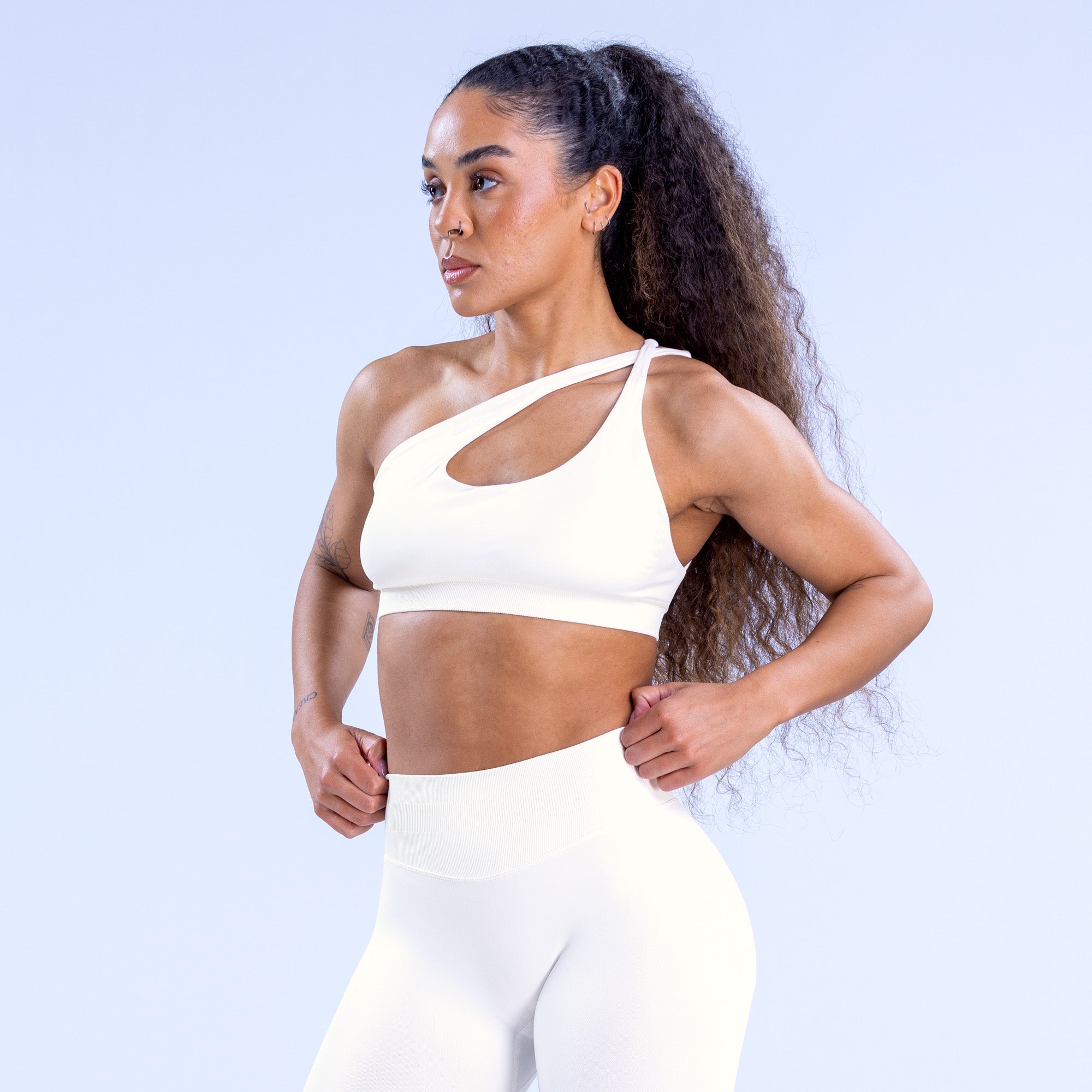 DFYNE Impact Asymmetric Spor Sütyeni Kadın Beyaz | OLPIHG270